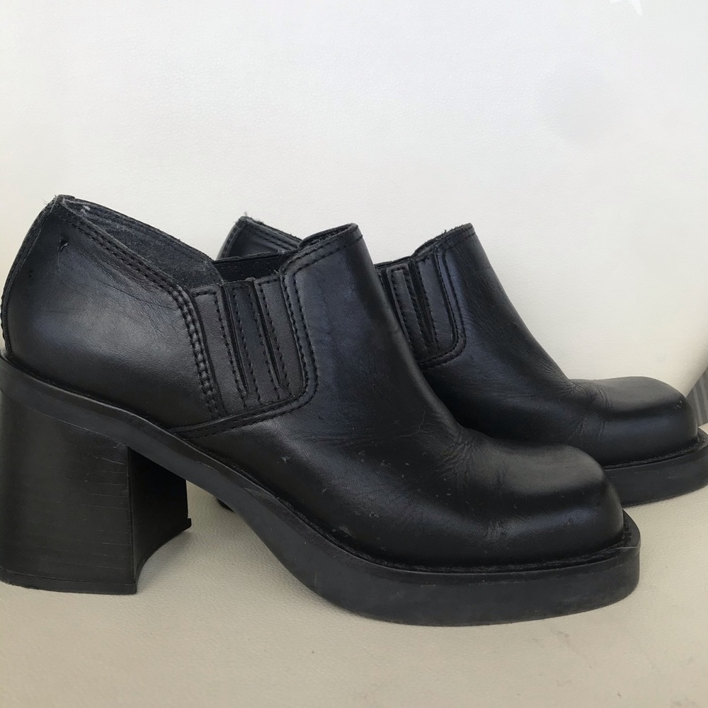 Vintage MIA platform black shoes